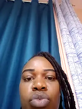 Snapshot of queen_arianna chatting on December 2024 01:29:01 AM queen arianna online show from December 2024 01:29:01 AM