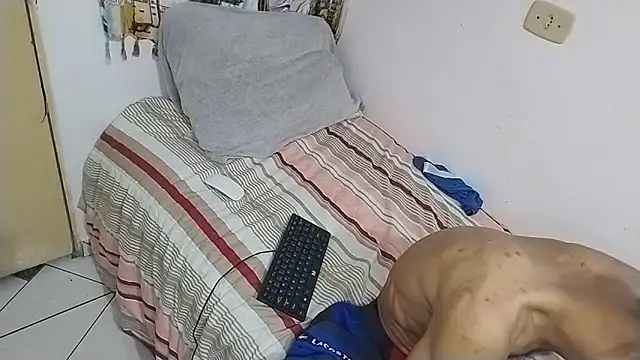 UncutToyBoy23cm online show from March 2025 03:20:01 AM