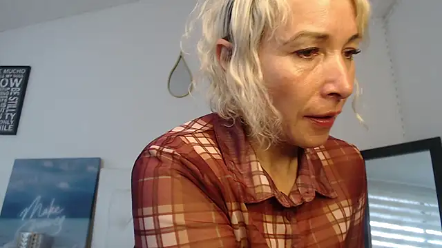 Ingridbergman online show from February 2025 03:10:02 PM