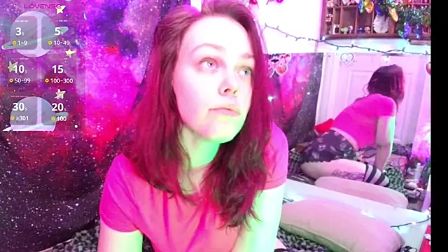 Snapshot of EverlyEster chatting on January 2025 07:12:02 AM EverlyEster online show from January 2025 07:12:02 AM