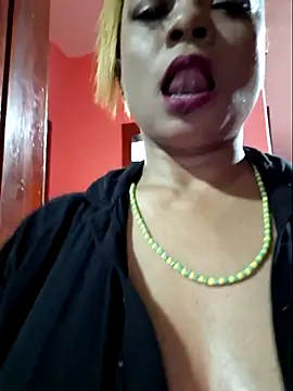 Snapshot of gatadeojosclaros chatting on October 2025 11:38:01 PM gatadeojosclaros online show from October 2025 11:38:01 PM