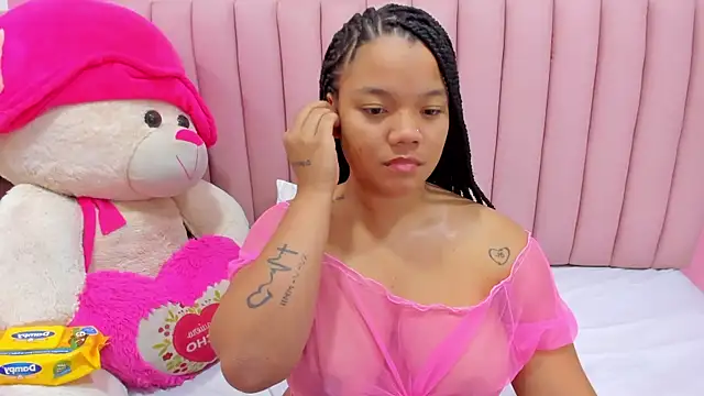 ISABELLA 020 online show from October 2025 12:25:01 PM