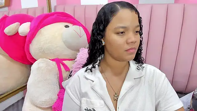 ISABELLA 020 online show from November 2025 01:55:02 PM