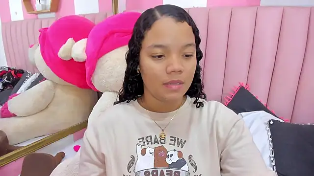 ISABELLA 020 online show from December 2025 12:21:02 PM