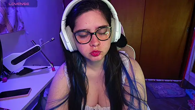 Snapshot of Vallolet_Spencer chatting on February 2025 11:47:02 PM Vallolet Spencer online show from February 2025 11:47:02 PM