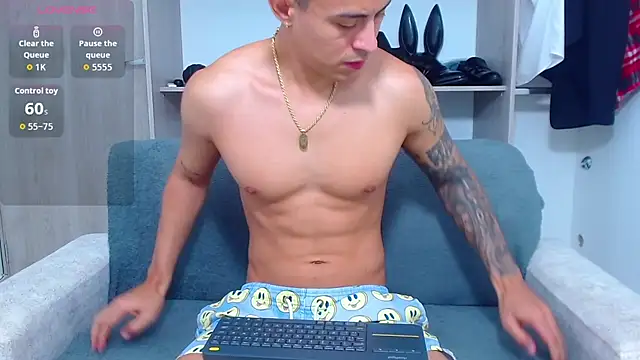 Tristan-bm online show from October 2025 02:07:01 PM