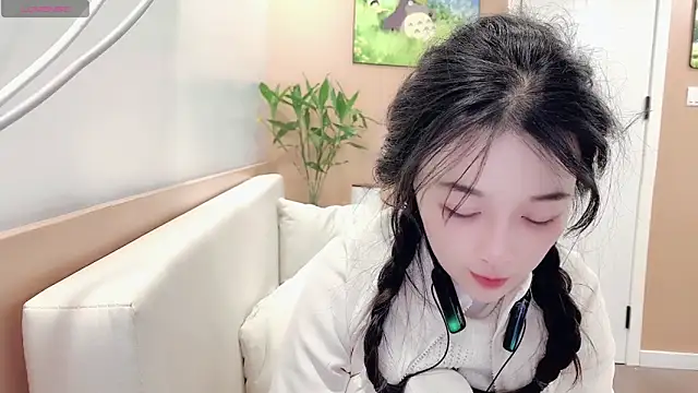 Snapshot of AKiKi711 chatting on February 2026 03:20:01 PM AKiKi711 online show from February 2026 03:20:01 PM