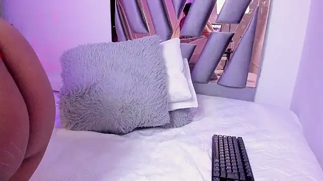 Danna Ramiirez online show from January 2025 09:28:01 PM