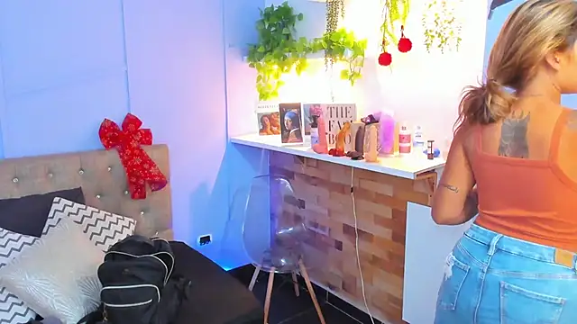 Georgina-coule online show from December 2024 12:12:02 PM