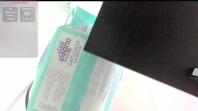 Snapshot of Kylie2211 chatting on February 2026 01:13:02 AM Kylie2211 online show from February 2026 01:13:02 AM