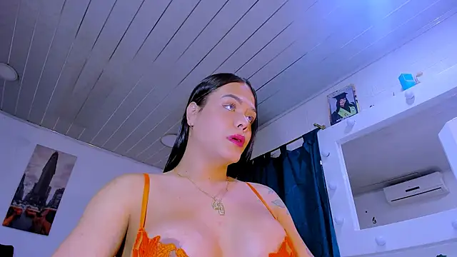 LatinVenuz online show from March 2026 10:54:01 PM