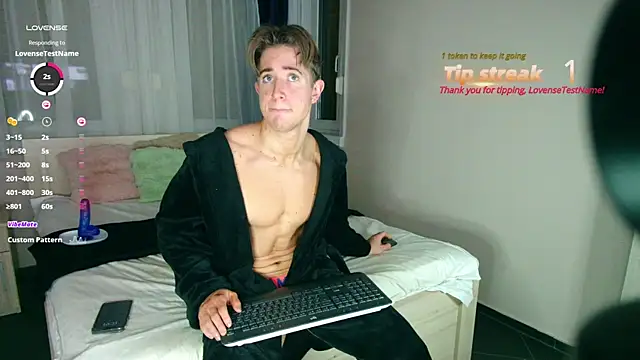 ChristianLevine  online show from November 2025 06:21:02 PM