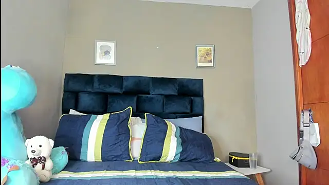 Snapshot of nathaliefox chatting on October 2025 04:18:01 PM nathaliefox online show from October 2025 04:18:01 PM