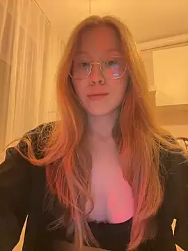 Eva Weyne online show from December 2024 05:05:02 PM