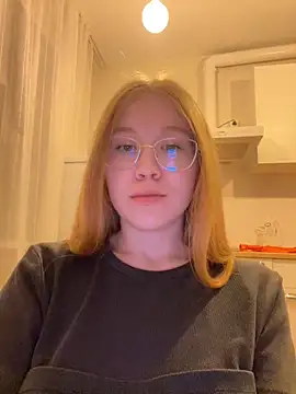 Eva Weyne online show from November 2025 07:57:02 PM