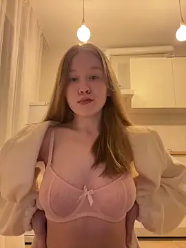 Eva Weyne online show from March 2026 08:04:01 PM