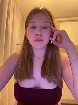 Snapshot of Eva_Weyne chatting on June 2026 09:15:02 PM Eva Weyne online show from June 2026 09:15:02 PM