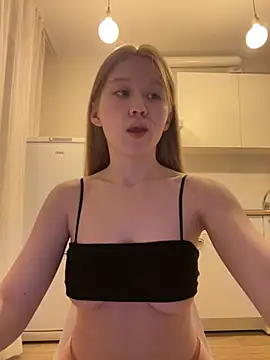 Snapshot of Eva_Weyne chatting on July 2026 09:33:02 PM Eva Weyne online show from July 2026 09:33:02 PM