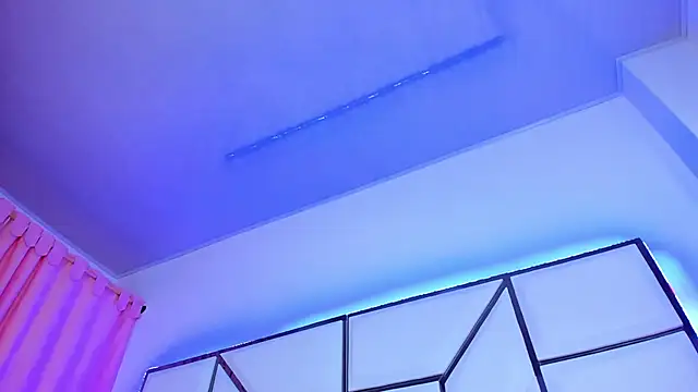 Snapshot of SarayRoyse chatting on January 2025 10:11:02 PM SarayRoyse online show from January 2025 10:11:02 PM