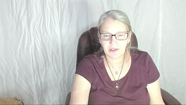 irinamaux online show from March 2025 01:40:02 PM