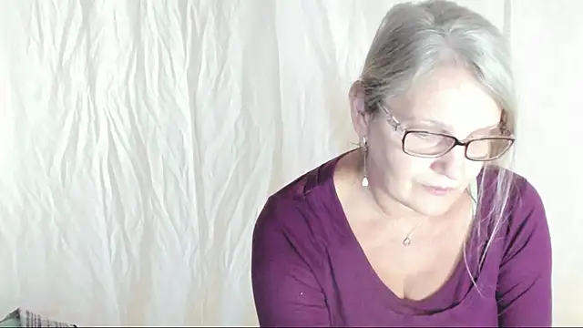 irinamaux online show from March 2025 01:59:02 PM