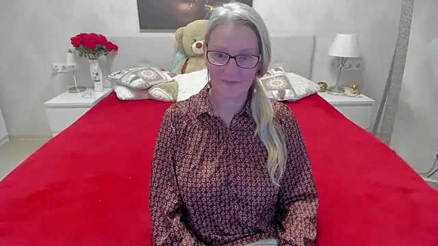 irinamaux online show from March 2025 10:29:01 AM