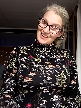 irinamaux online show from September 2025 05:24:01 AM