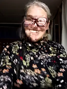 irinamaux online show from September 2025 05:29:02 PM