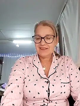 irinamaux online show from November 2025 05:57:01 PM