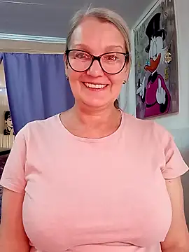 irinamaux online show from December 2025 04:58:02 PM