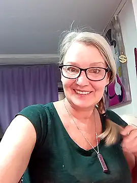 irinamaux online show from February 2026 12:00:01 AM