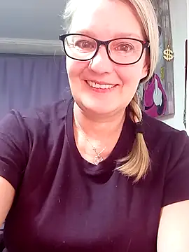 irinamaux online show from March 2026 06:15:01 AM