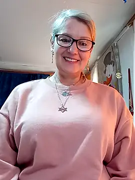 Snapshot of irinamaux chatting on April 2026 07:00:01 AM irinamaux online show from April 2026 07:00:01 AM