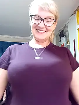 Snapshot of irinamaux chatting on May 2026 05:20:01 PM irinamaux online show from May 2026 05:20:01 PM