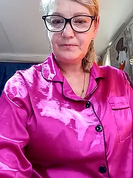Snapshot of irinamaux chatting on May 2026 07:17:02 AM irinamaux online show from May 2026 07:17:02 AM