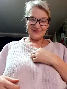 Snapshot of irinamaux chatting on May 2026 10:38:02 PM irinamaux online show from May 2026 10:38:02 PM