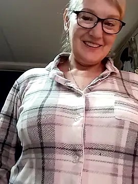Snapshot of irinamaux chatting on May 2026 06:51:02 AM irinamaux online show from May 2026 06:51:02 AM