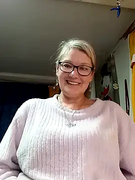 Snapshot of irinamaux chatting on May 2026 04:43:02 AM irinamaux online show from May 2026 04:43:02 AM