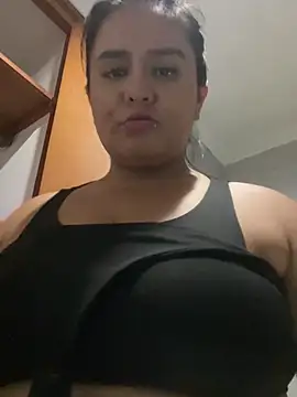 Snapshot of sweett_katty_ chatting on February 2025 02:42:01 AM sweett katty online show from February 2025 02:42:01 AM