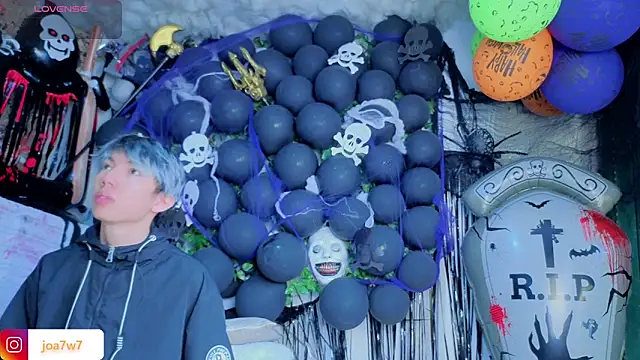 Levii Ackermann online show from October 2025 02:09:01 PM