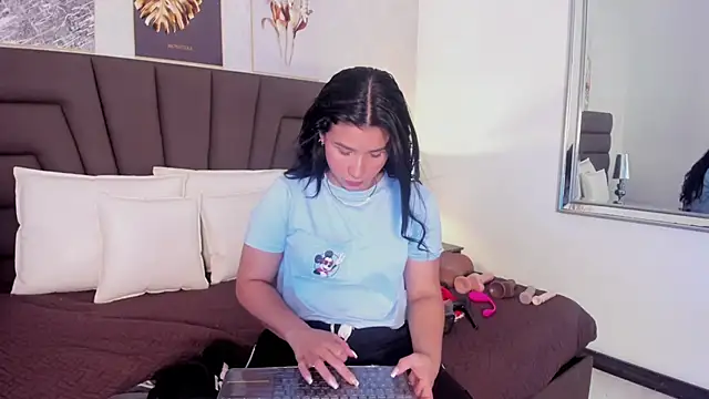 Sofi Perez  online show from February 2025 11:20:02 AM