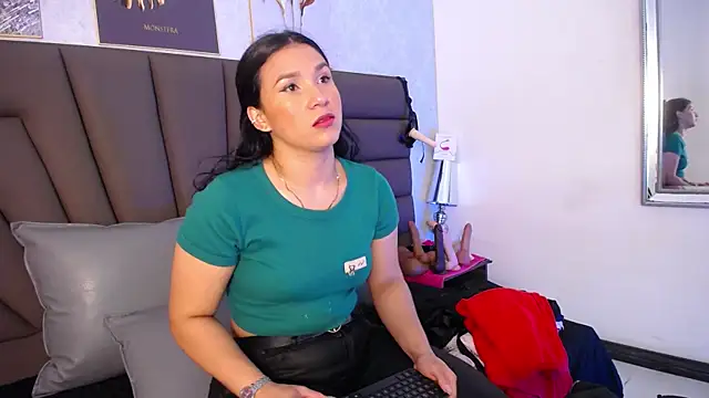Snapshot of Sofi_Perez_ chatting on May 2026 11:17:02 AM Sofi Perez online show from May 2026 11:17:02 AM