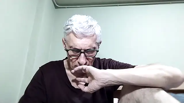 Snapshot of BIGUNCUTHARDCOCK chatting on October 2025 12:38:02 PM BIGUNCUTHARDCOCK online show from October 2025 12:38:02 PM