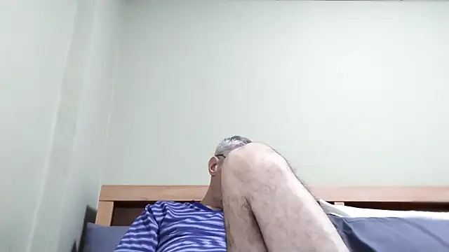 Snapshot of BIGUNCUTHARDCOCK chatting on October 2025 12:44:02 PM BIGUNCUTHARDCOCK online show from October 2025 12:44:02 PM