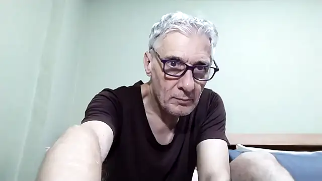 Snapshot of BIGUNCUTHARDCOCK chatting on October 2025 01:09:02 AM BIGUNCUTHARDCOCK online show from October 2025 01:09:02 AM