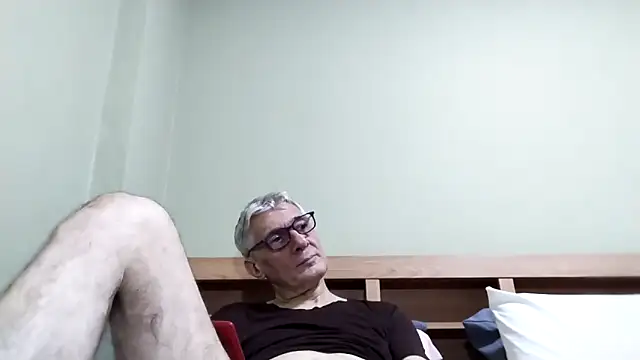 Snapshot of BIGUNCUTHARDCOCK chatting on October 2025 01:02:02 PM BIGUNCUTHARDCOCK online show from October 2025 01:02:02 PM