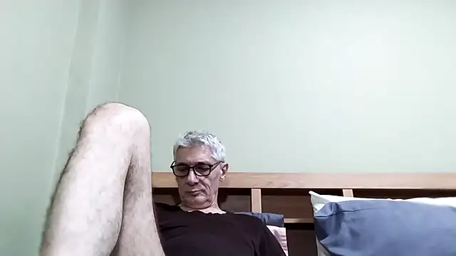 Snapshot of BIGUNCUTHARDCOCK chatting on October 2025 01:12:02 PM BIGUNCUTHARDCOCK online show from October 2025 01:12:02 PM