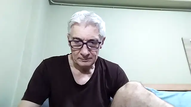 Snapshot of BIGUNCUTHARDCOCK chatting on November 2025 01:27:02 AM BIGUNCUTHARDCOCK online show from November 2025 01:27:02 AM