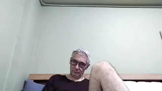 Snapshot of BIGUNCUTHARDCOCK chatting on November 2025 01:05:02 AM BIGUNCUTHARDCOCK online show from November 2025 01:05:02 AM