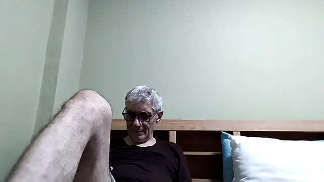 Snapshot of BIGUNCUTHARDCOCK chatting on November 2025 01:53:02 PM BIGUNCUTHARDCOCK online show from November 2025 01:53:02 PM